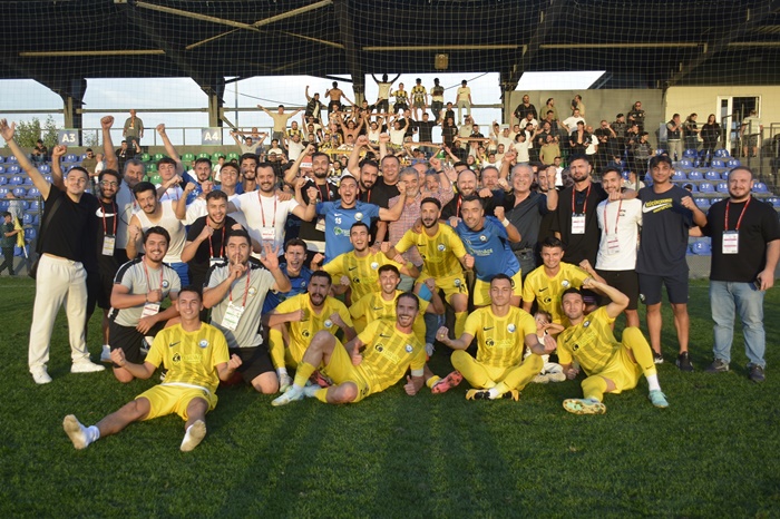 Küçükçekmece Sinopspor liderlik koltuğuna oturdu