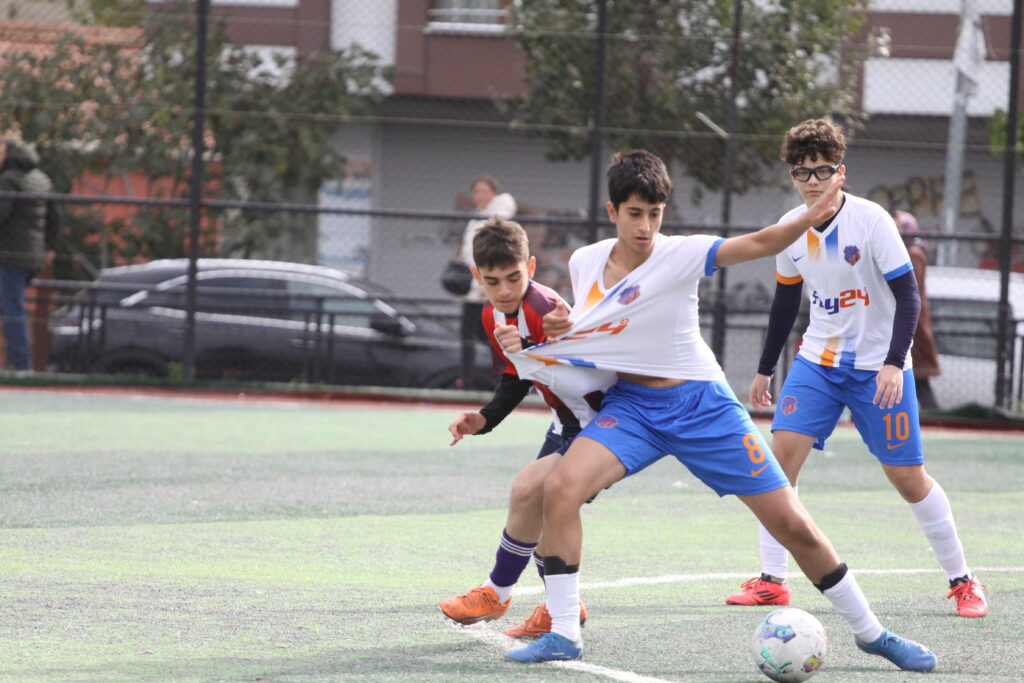 Öz Alibeyköyspor penaltı kaçırdı 1 puana razı oldu