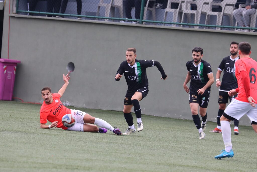 Göktürk Saray bir puanı son anlarda kurtardı