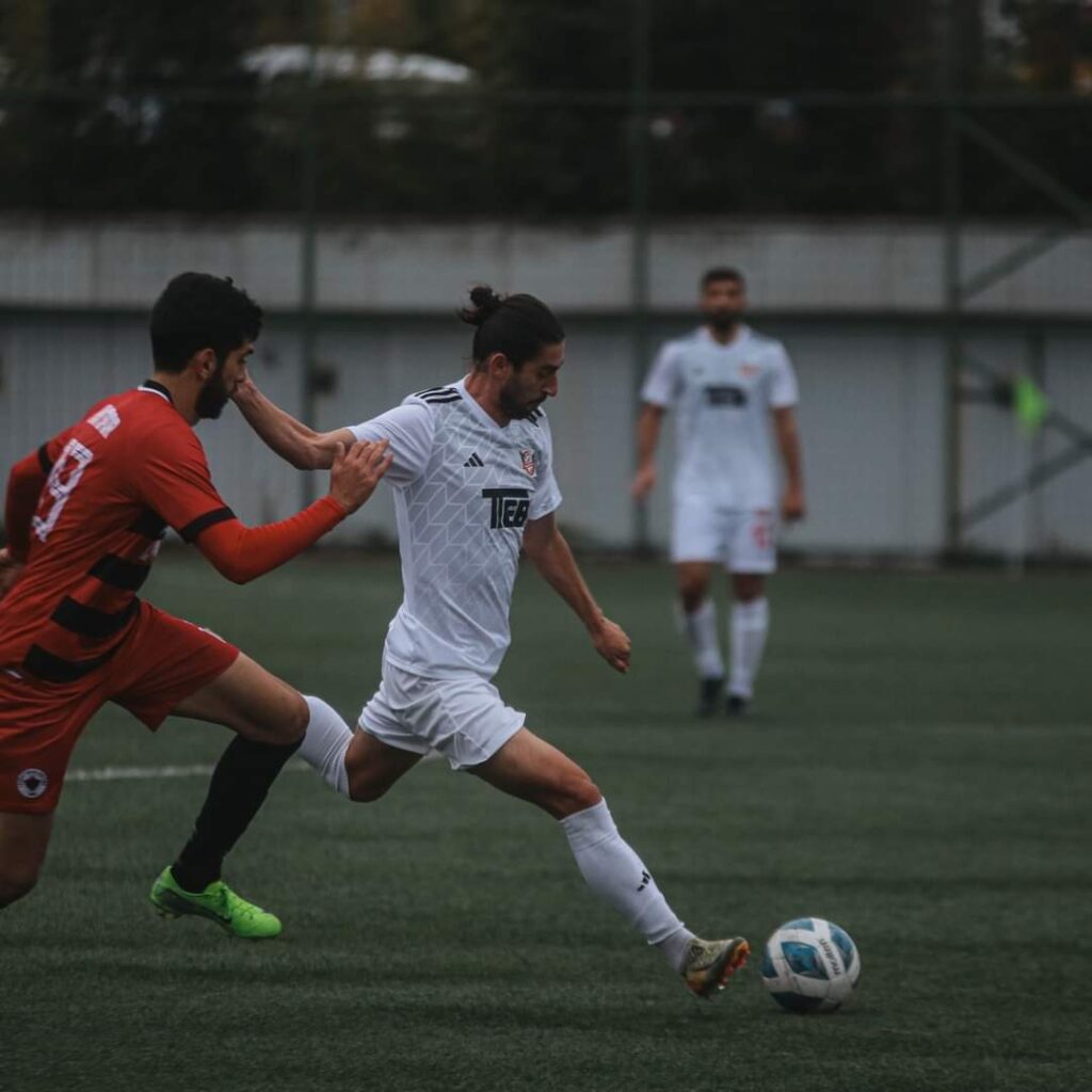 İnkilapspor zirveyi bırakmadı