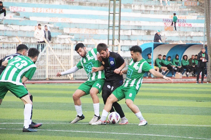 Balkan Yeşilbağlar sahasında 4 golle kazandı