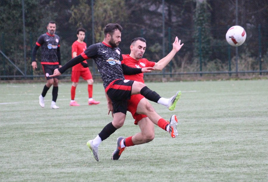 Kanlıcaspor Yakacıkspor’u üç golle devirdi