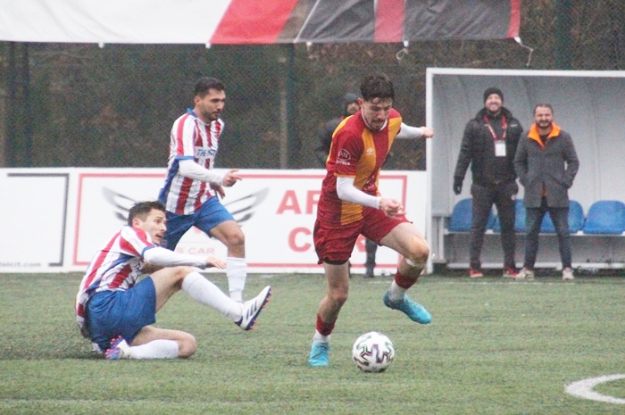 Sultanbeylispor zorlu Taçspor maçını tek golle kazandı