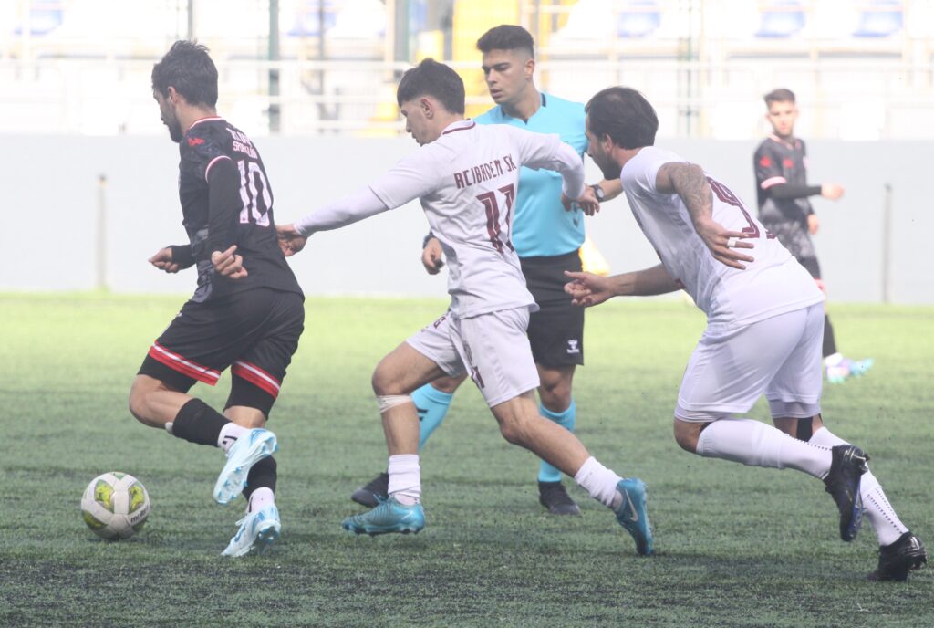 Acıbademspor 3 puanı son saniyede aldı