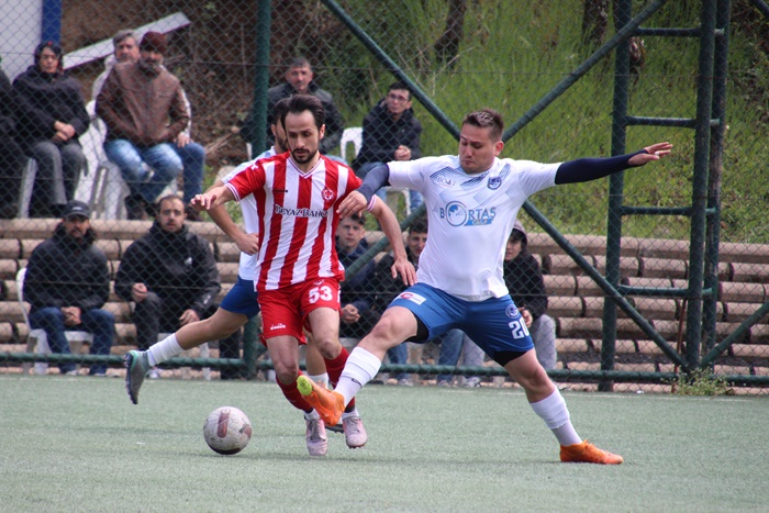 Küçüksu Rasathanespor zirvede fark yaratıyor