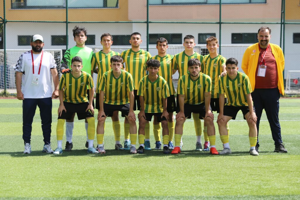 Çıksalınspor şampiyonluk yarışı son haftaya taşındı