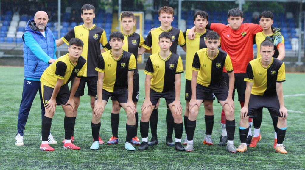 Damlaspor adını grup finaline yazdırdı