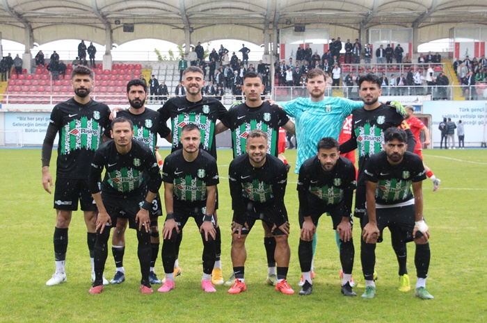 Küçükçekmecespor penaltılarla finale yükseldi