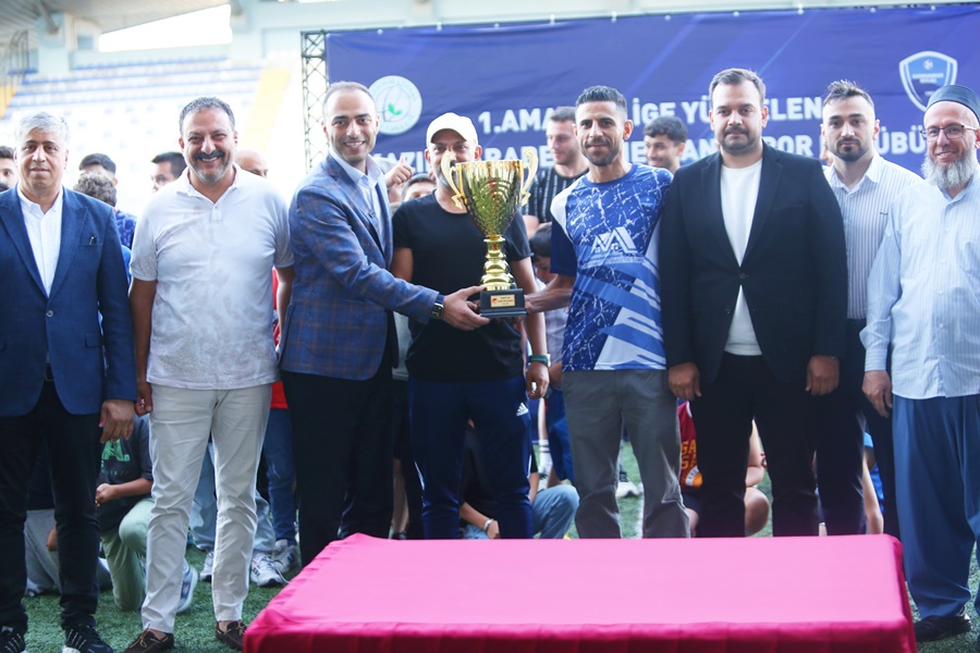 Kazım Karabekir Mevlana şampiyonluk kupasını aldı