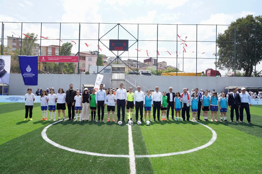 Yenilenen Yenisahra Stadı açıldı