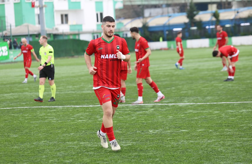 İFA beş futbolcuya imza attırdı