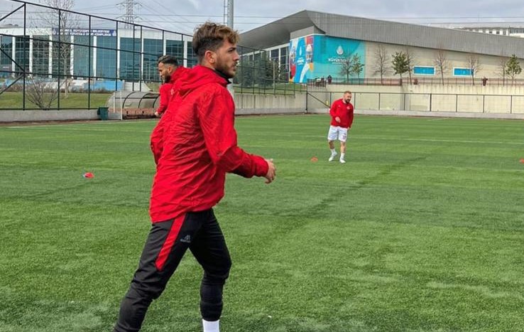 Doğan Yeni şampiyonluk için oynayan takıma gitmek istiyor