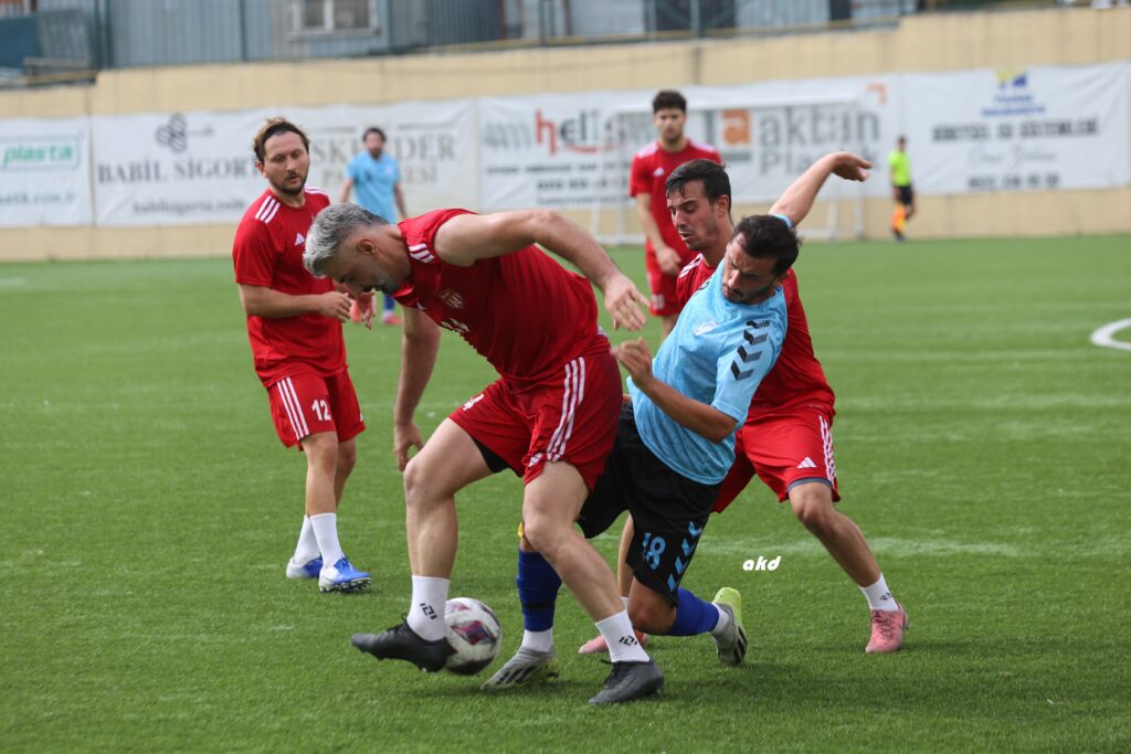 Rami-Bayrampaşa Teknik maçında beş gol çıktı