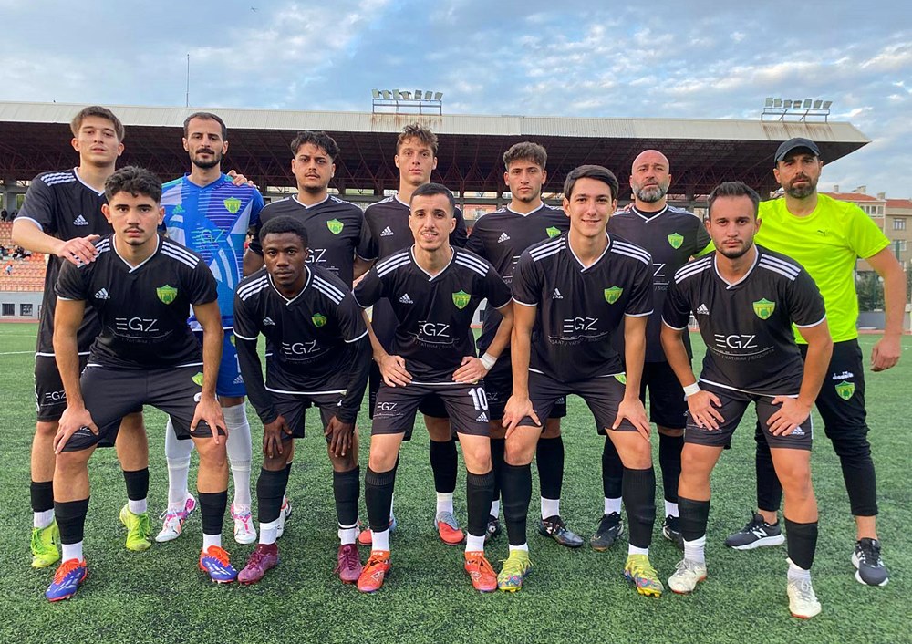 Puanı yok ama A takımda ve altyapıda iki Pro lisanslı hocaları var