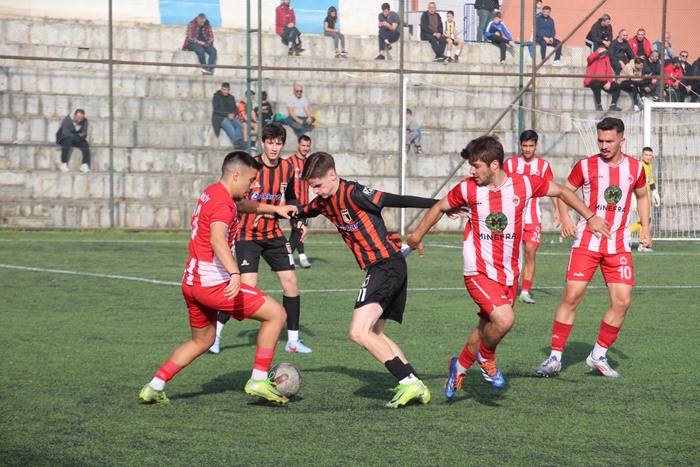 Yeniköyspor deplasmandan şen döndü