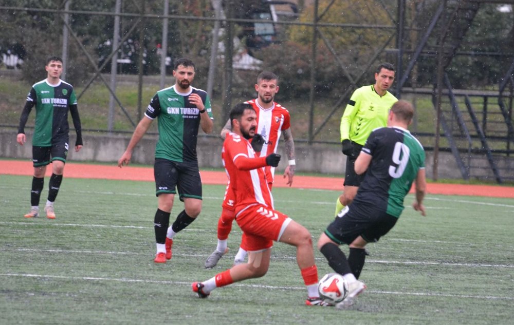 Sultangazispor zorlu maçı kazandı