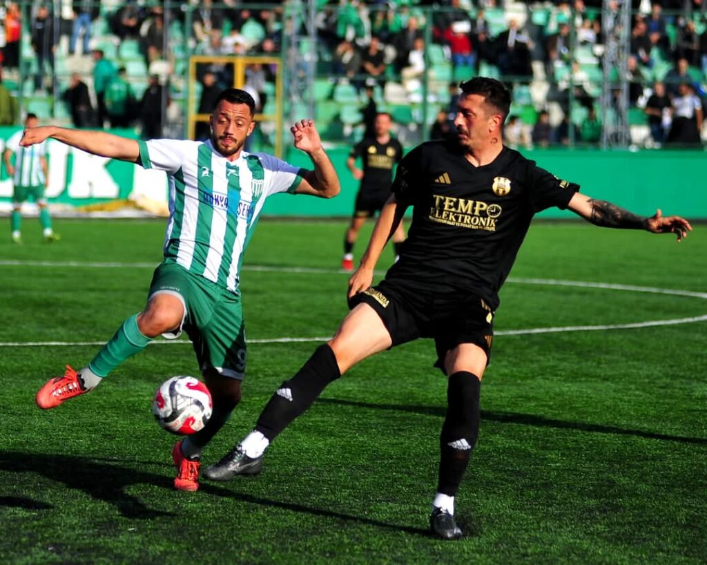 Vefa zorlu deplasmanda kazandı