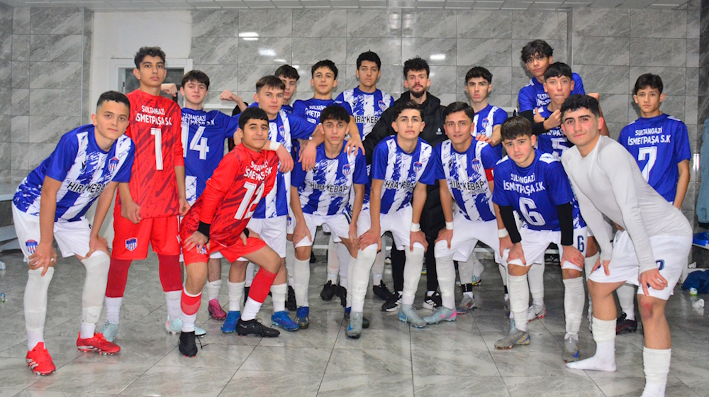 Şampiyon Sultangazi İsmetpaşaspor