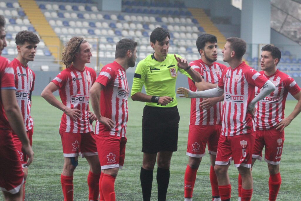 Fişekspor–İstanbul Yurdumspor karşılaşması tamamlanamadı