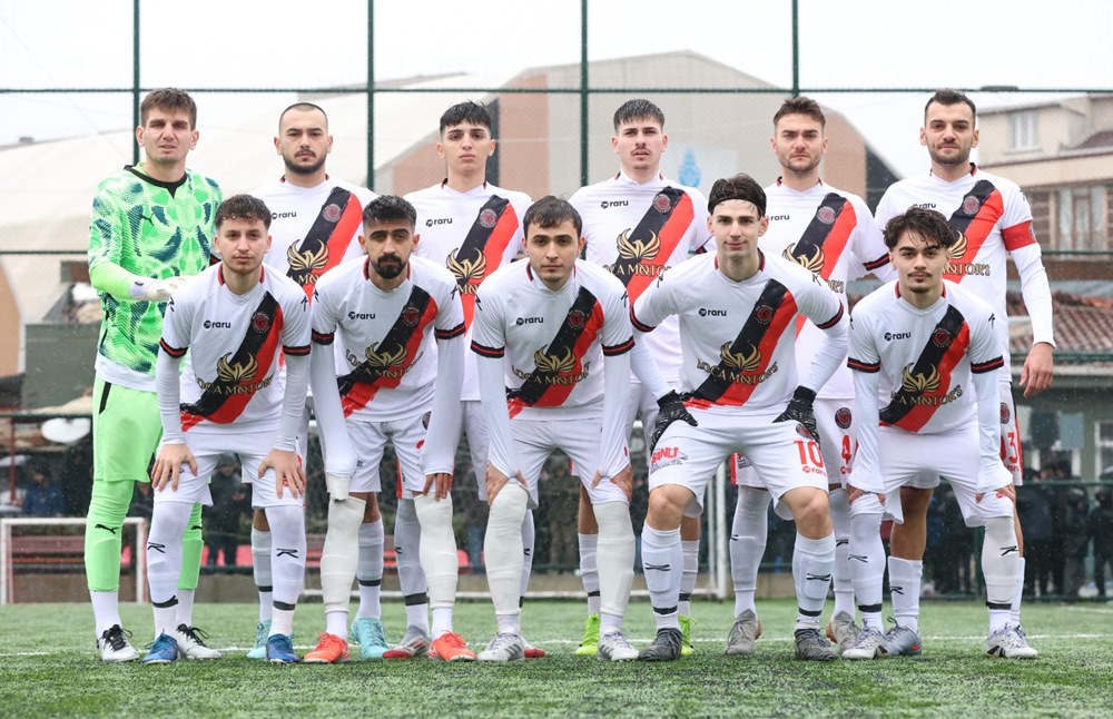 Gazi Mahallesi Balat’ı üç golle geçti