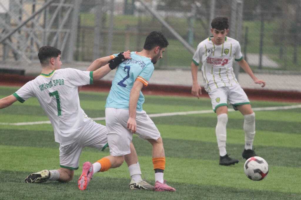 Ayazağaspor zorlandığı maçı kazandı