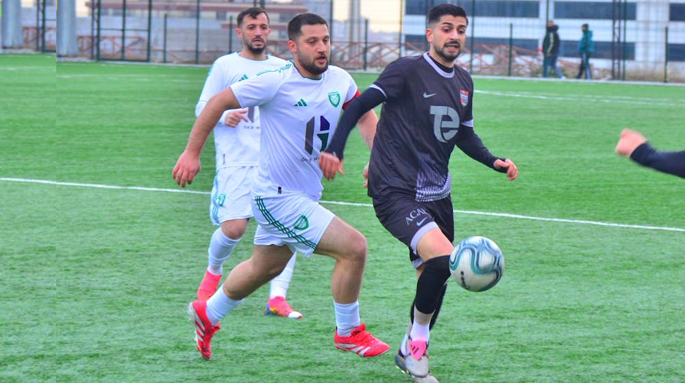 Esenlerspor’u yenen Topkapıspor liderliğe yükseldi