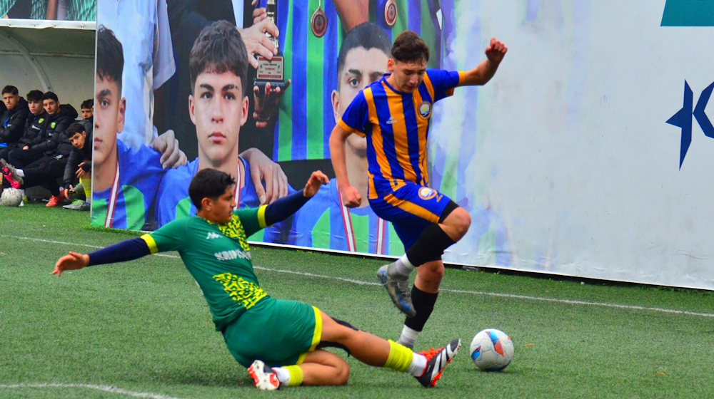 Ayazağaspor deplasmanda farklı kazandı