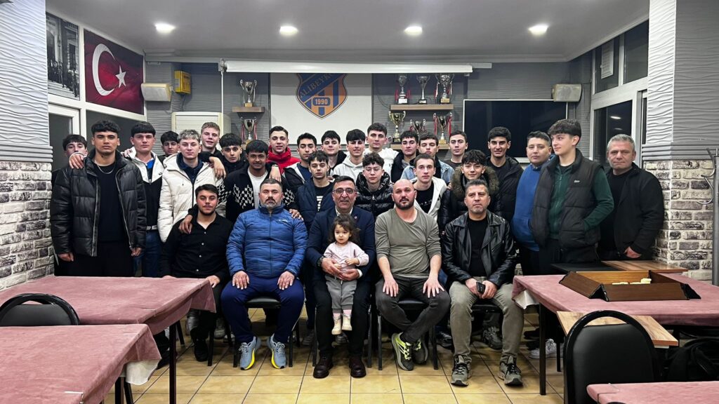 Öz Alibeyköyspor Kulübü sporcularını iftarda buluşturdu