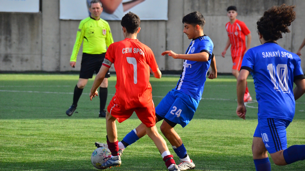 Bağcılar İY Cemspor evinde farklı kazandı