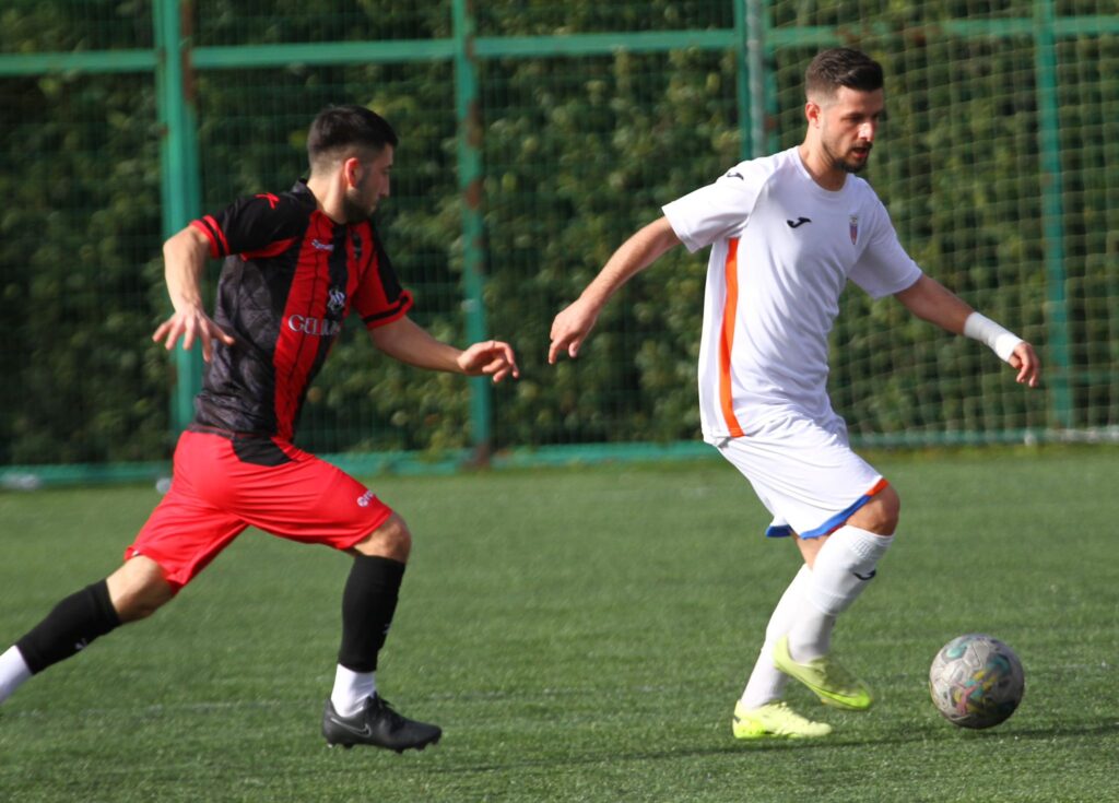 Alibeyköyspor farklı galibiyetle zirveye yaklaştı