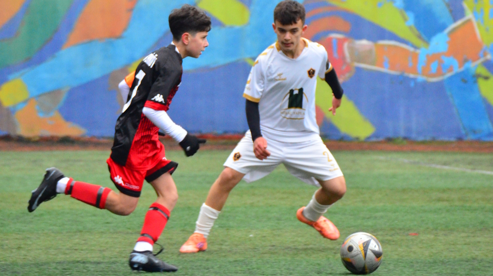 Yeniköyspor evinde yara aldı