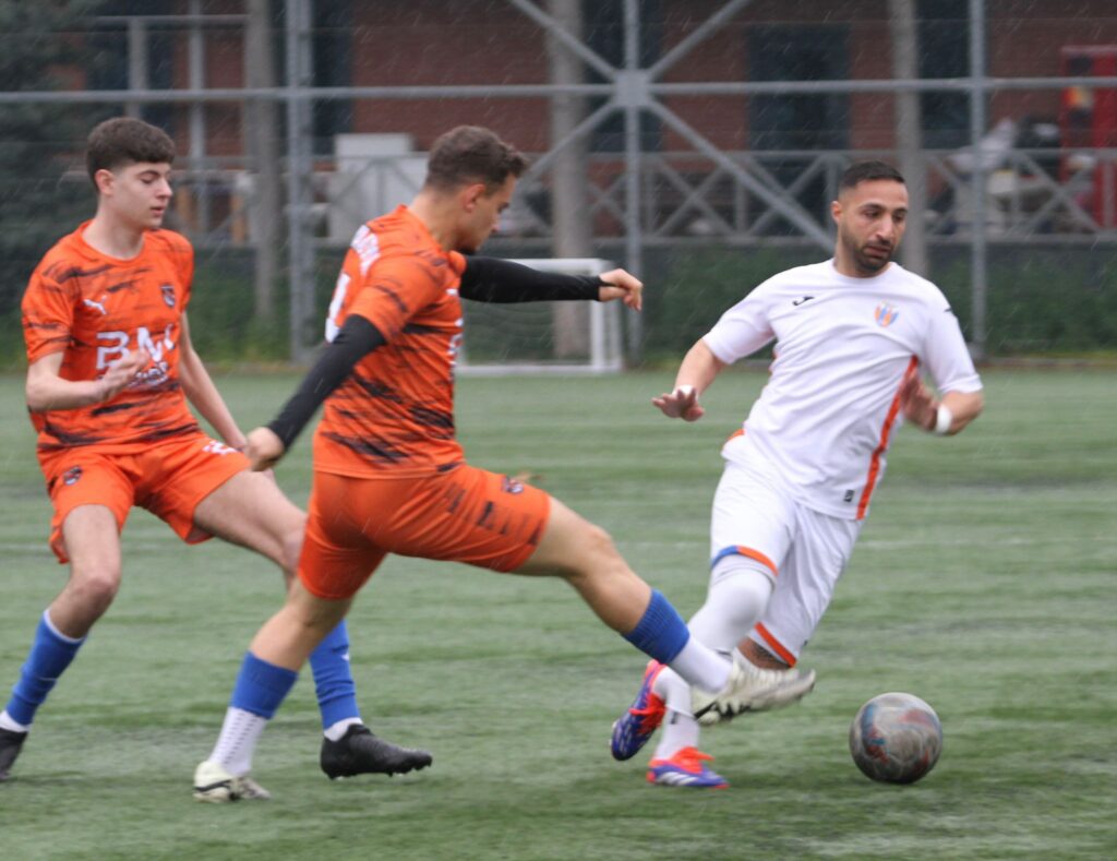 Alibeyköyspor kazandı, şampiyonluk düğümü haftaya kaldı