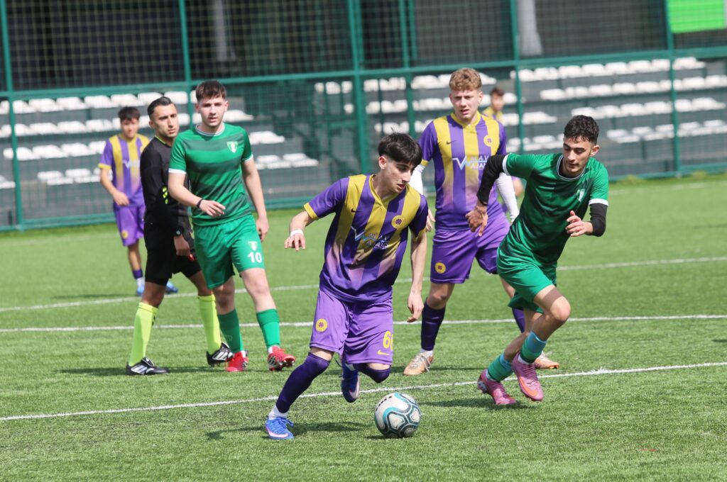 Çubukluspor Beşyüzevler’i dört golle geçti