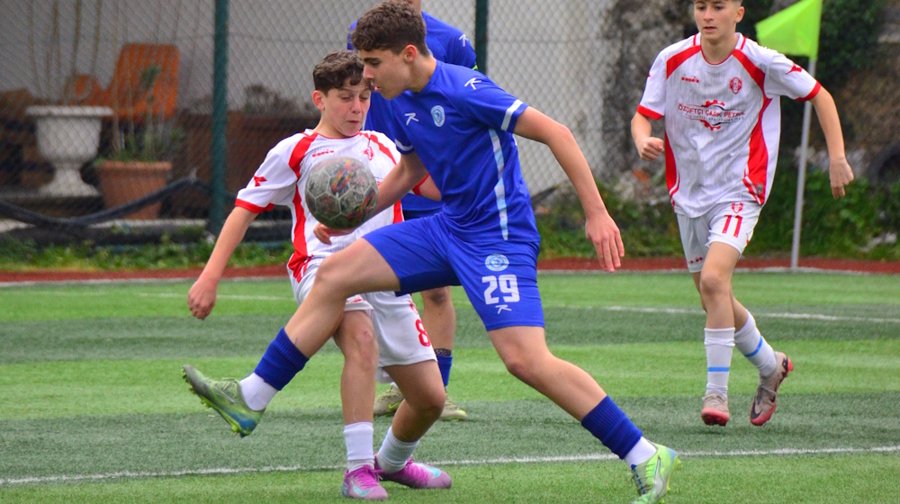 Beyoğlu Yeniçarşıspor sezonu farklı galibiyetle bitirdi