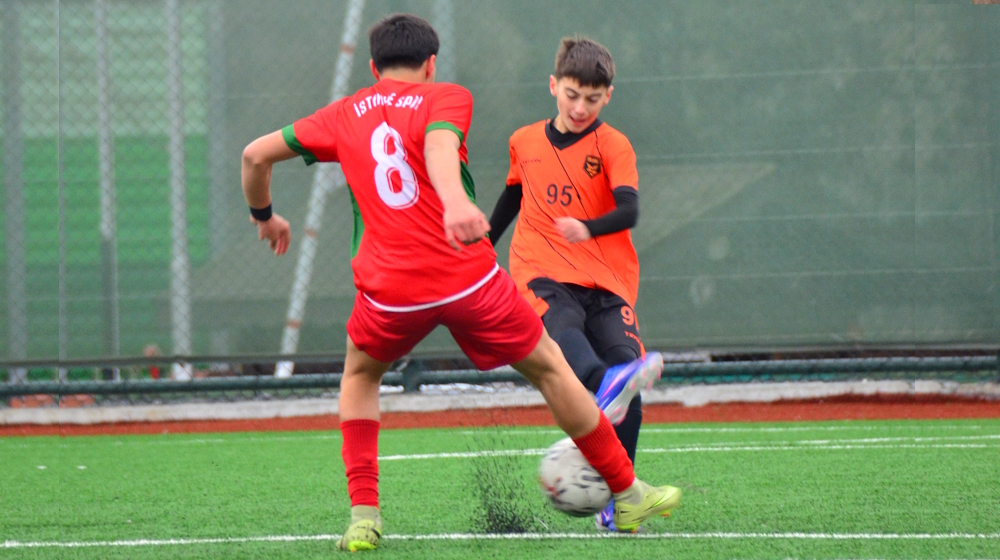 İstinyespor deplasmanda çok farklı kazandı
