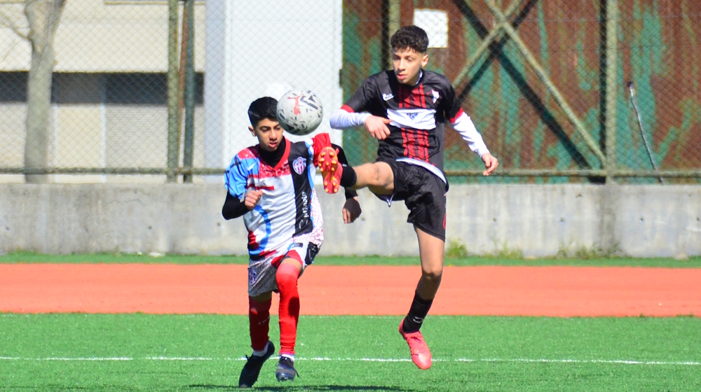 Kırmızı kartların havada uçuştuğu maçı Sultangücü kazandı