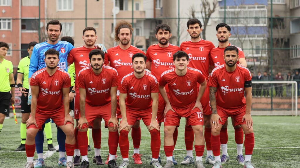 Şampiyon Feriköyspor sezonu galibiyetle kapattı