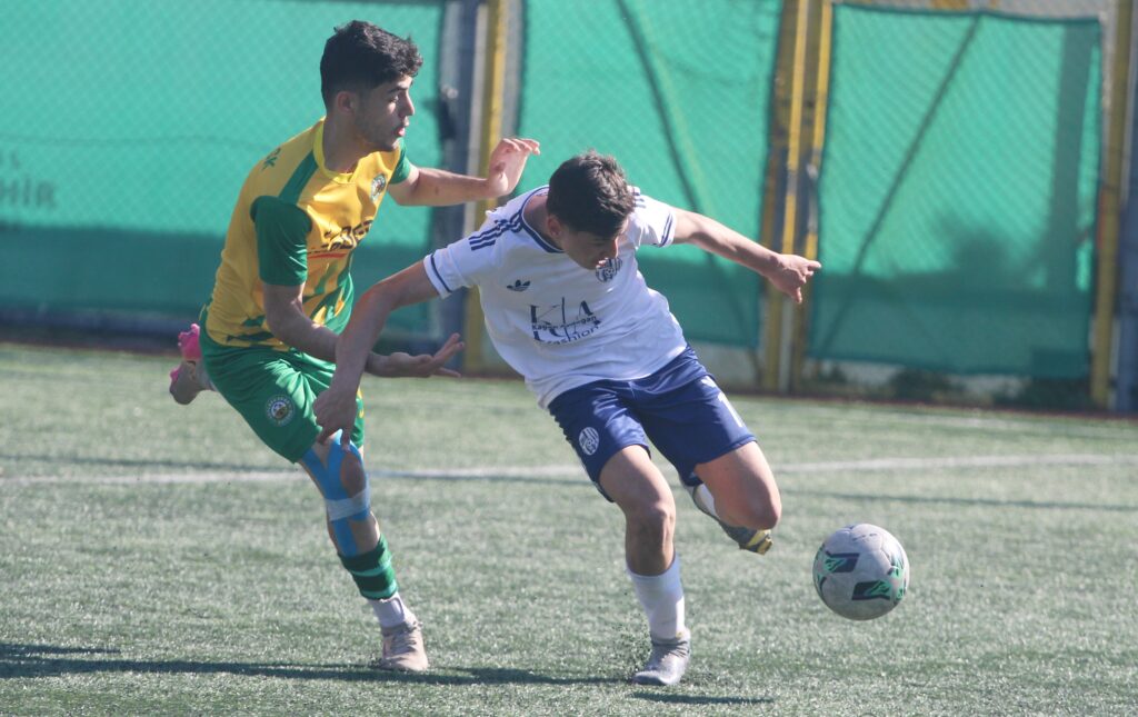 Bağcılar 1922 lider karşısında 4 golle kazandı