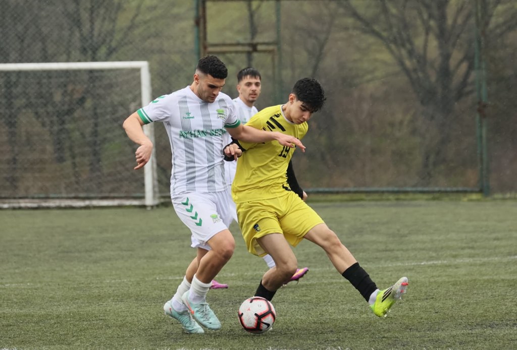 Kemerburgaz ilk maçından üç puanla ayrıldı