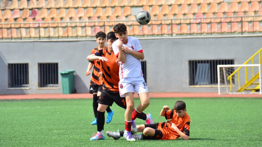 Bahçelievler Futbol Atletik evinde çok farklı