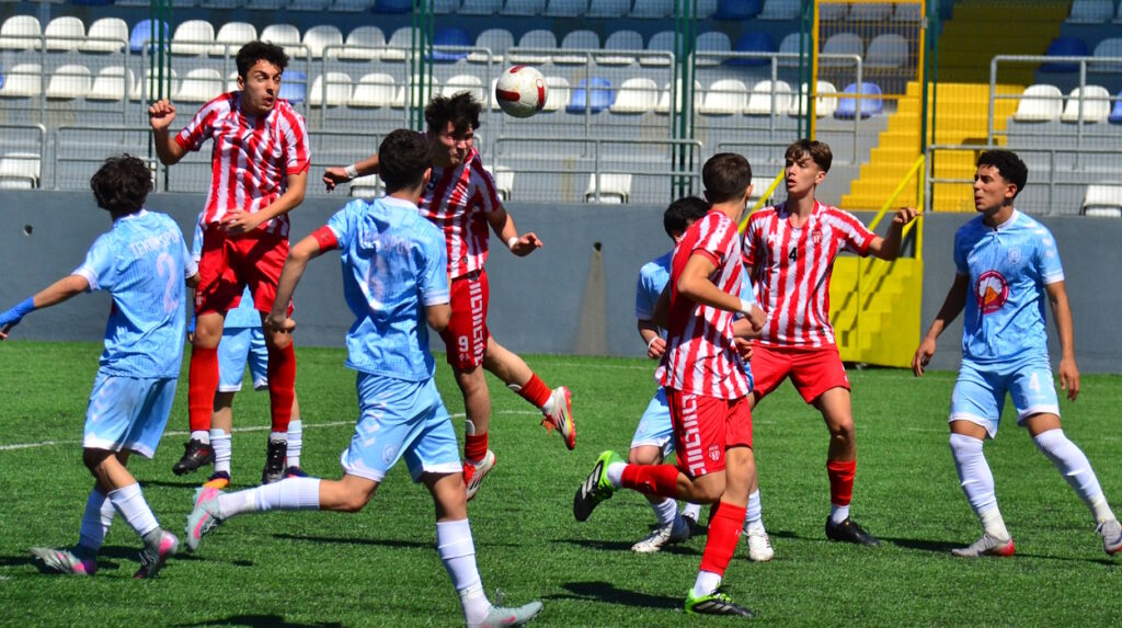 Ramispor Şampiyonaya galibiyetle başladı