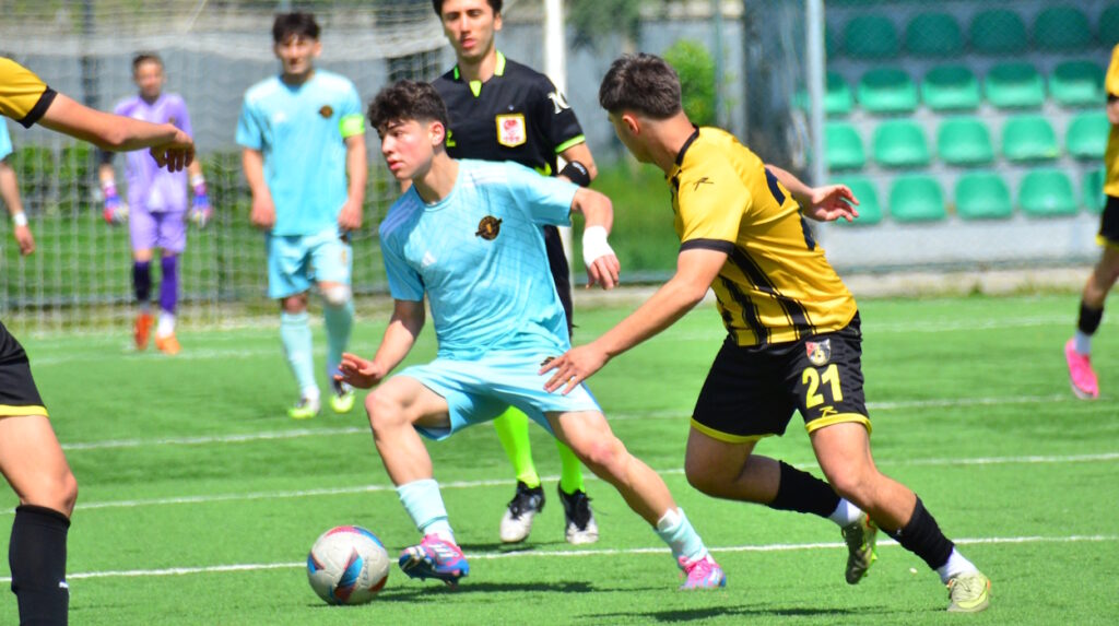 Esenler Erokspor kaçtı İstanbulspor yakaladı