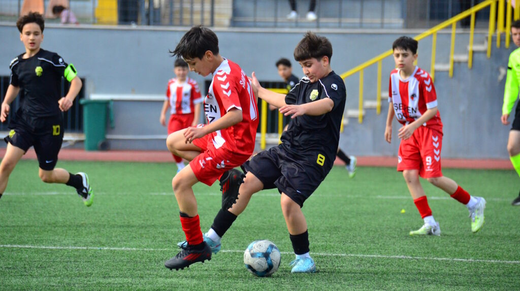 Yenibosnaspor evinde çok mutlu