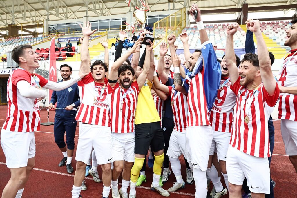 Üniversitelerde futbolun şampiyonu Bahçeşehir