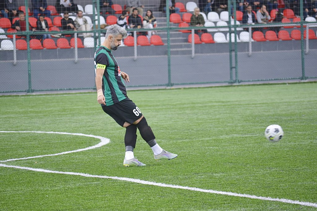 Bahçelievlerspor defansına tecrübeli stoper