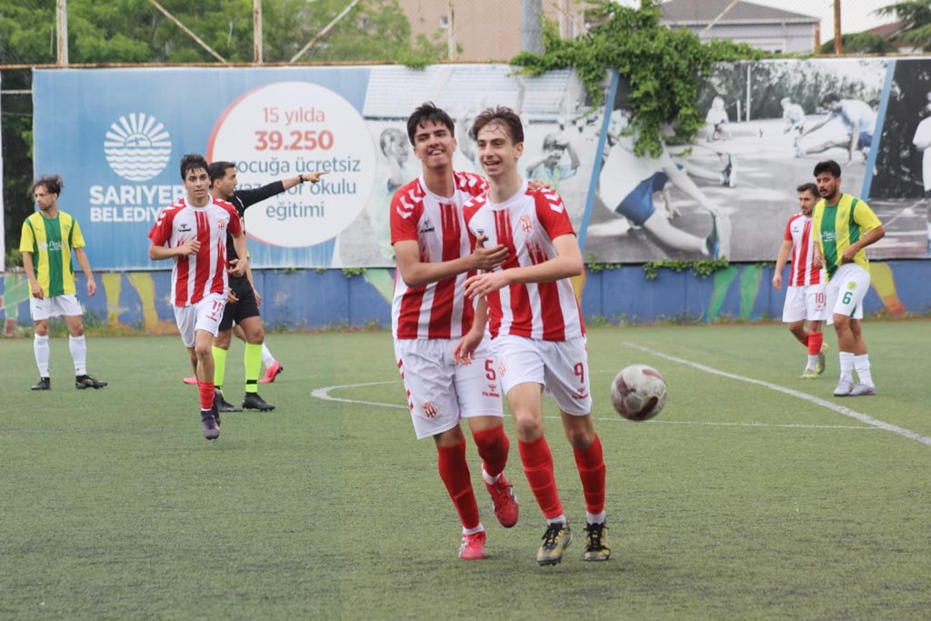 Sarıyer Maden Talatpaşaspor engelini üç golle aştı