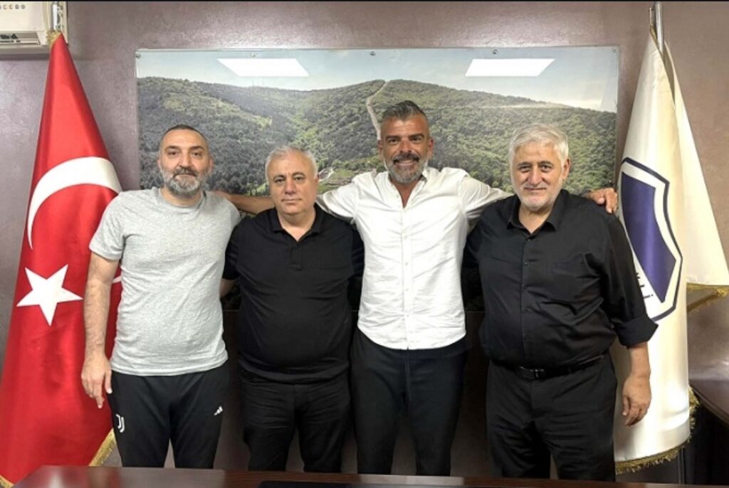 Sultanbeyli Belediyespor Kazım Akgün’le sözleşme yeniledi