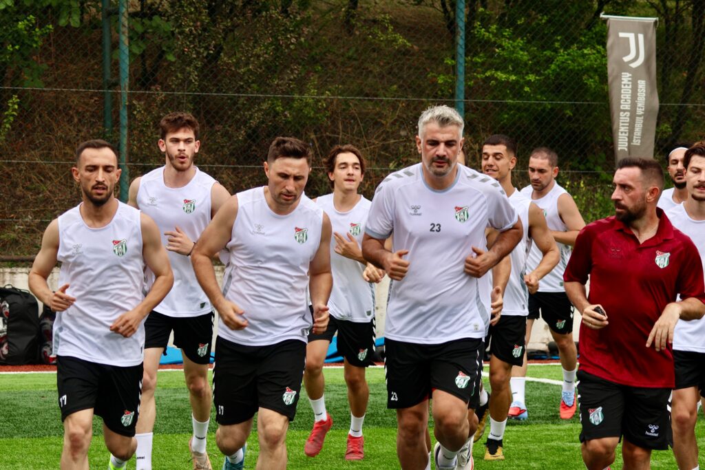 Bahçelievlerspor yeni sezona şampiyonluk hedefiyle başladı