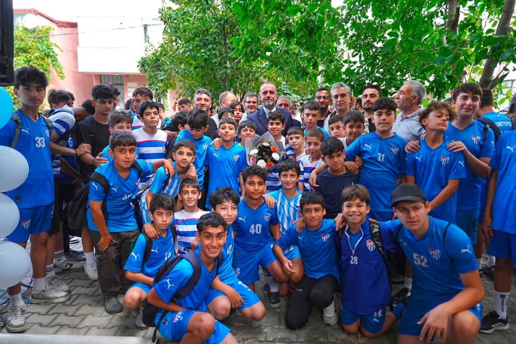 Sancaktepespor’un yeni kulüp binası görkemli törenle açıldı