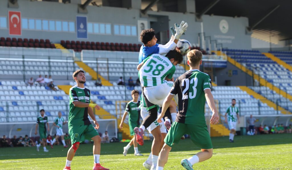 Küçükköyspor Vardar’ı hazırlık maçında geçti